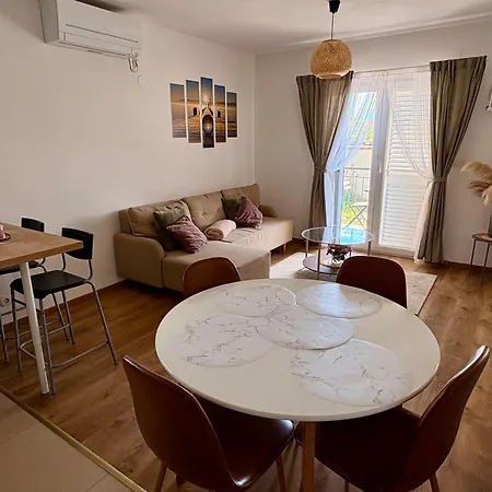 Apartment Kim Turanj